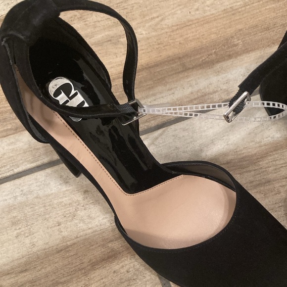 GB
Runway Suede Ankle Strap
Platform Pumps - Picture 3 of 8